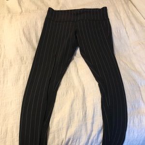 Black lululemon wunderunder leggings